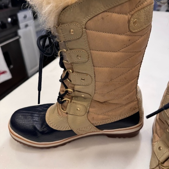 Sorel Tofino Womens Size 7 Waterproof Faux Fur Winter Snow Boot NL 2332-241 - Picture 9 of 15